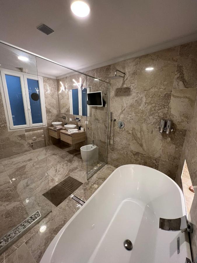 Luxury 1 Al Duomo Di Parma Lejlighed Eksteriør billede